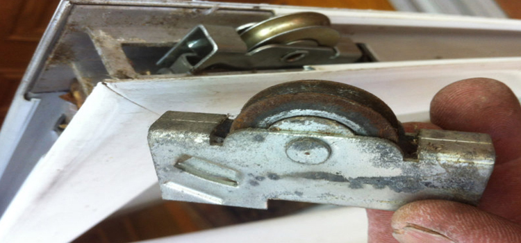 screen door roller repair in Camarillo